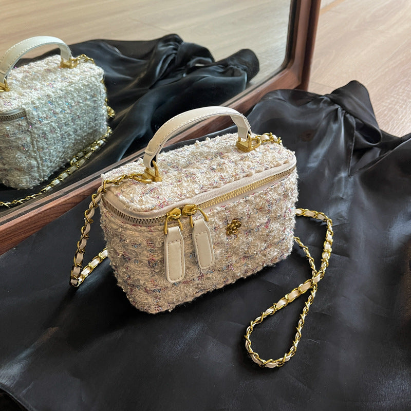 Bag 2025 new fashionable autumn woolen plaid chain Korean version shoulder bag simple portable messenger bucket bag