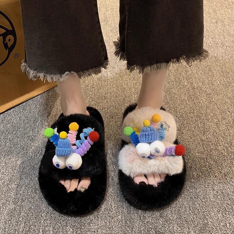 Women's fuzzy slippers - new 2024 autumn/winter collection: cute cartoon plush, thick-soled, height-increasing, fashionable, and versatile thong sandals