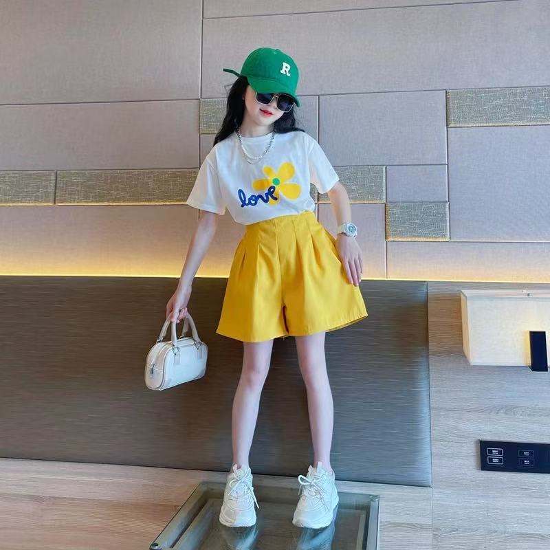 Girls' summer outfit set : trendy new style, kids' short sleeve & shorts, popular online, fashionable two-piece set for mid-to-large children