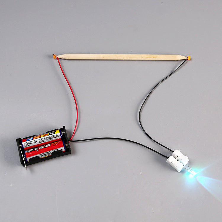 Pencil conduction, primary school students handmade DIY circuit science experiment puzzle invention technology small production toy materials