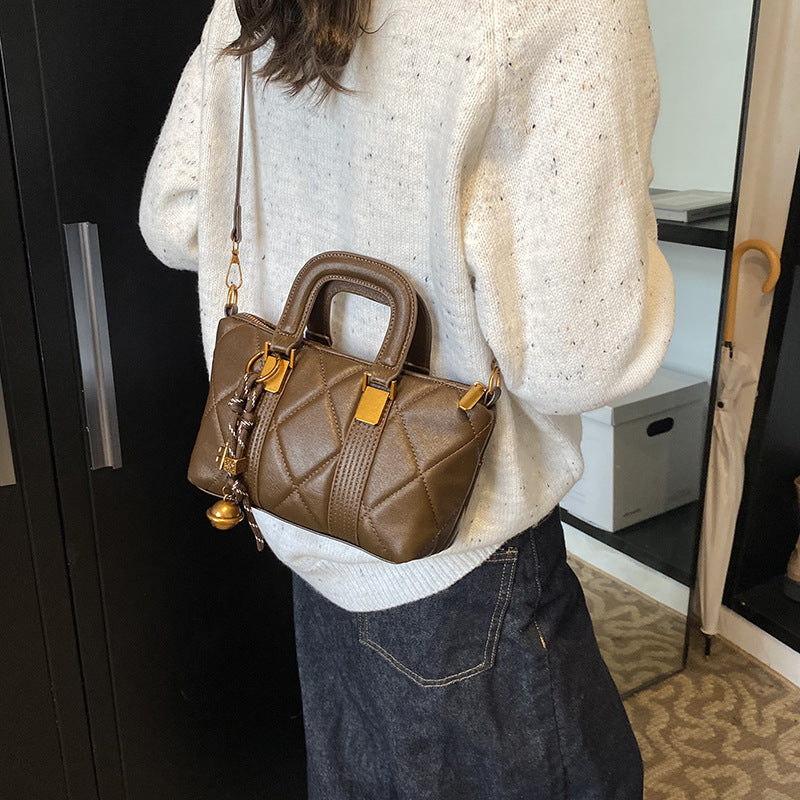 Retro handbag bag 2025 new fashion shoulder bag messenger bag women's bag fashion trend small square bag