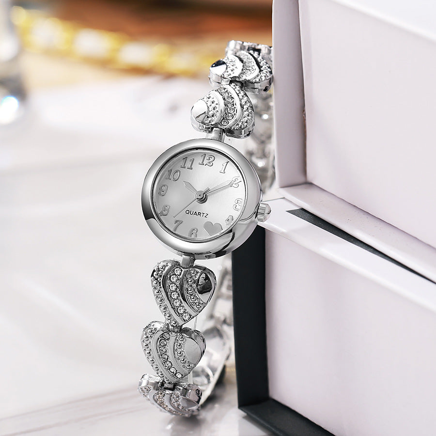 New women's heart-shaped bracelet watch - cross-border hot seller, quartz movement, petite diamond-accented watch bracelet, wholesale from manufacturer
