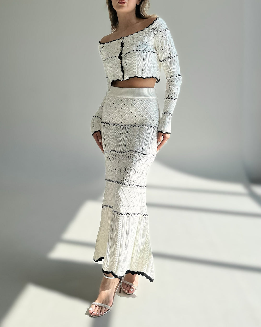 Autumk-styleelegantcontrast colorround neckshortknittingcardiganfishtail skirtcut outcrochetknittingtwo-piece set