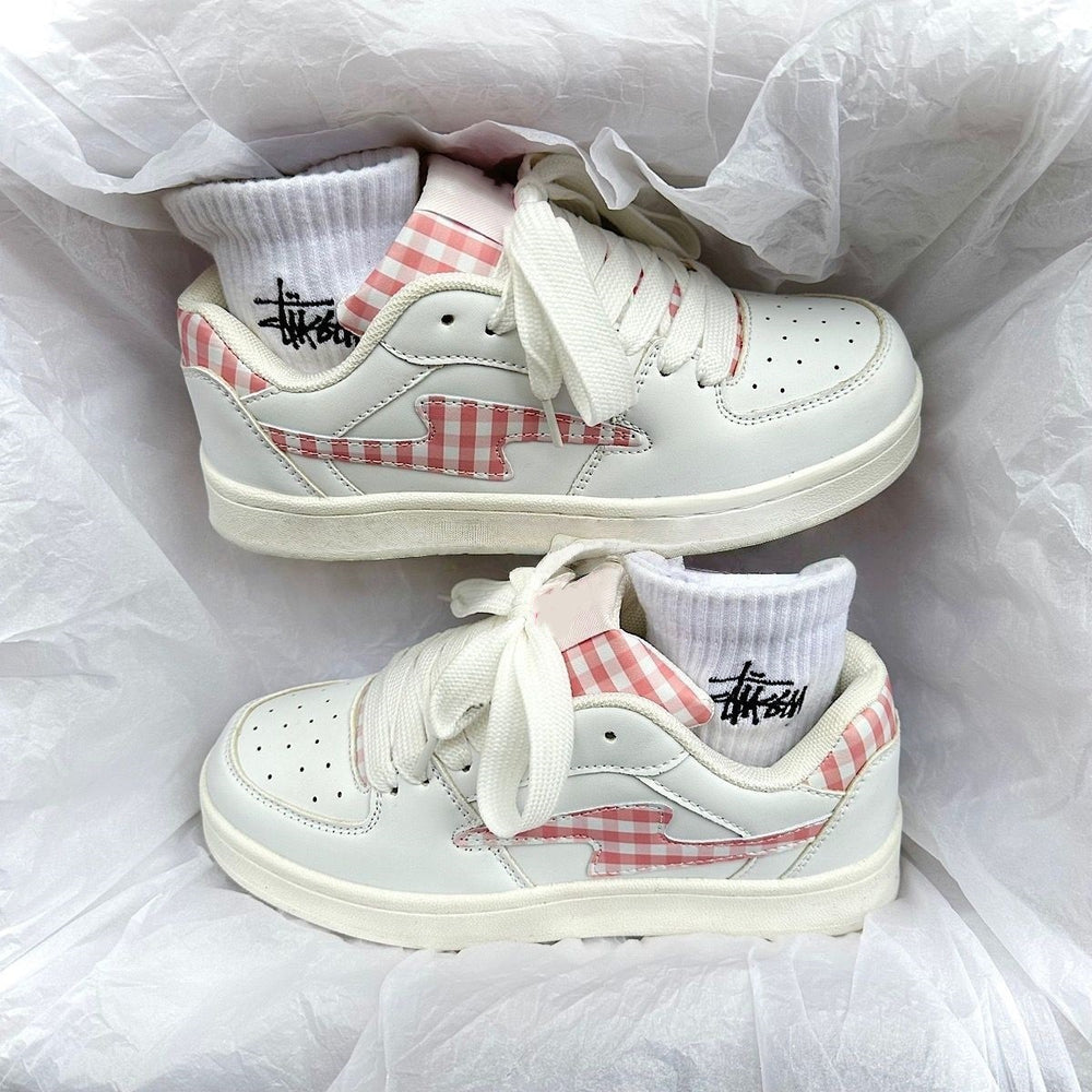 2026 spring/autumn new casual bread shoes women's chunky sole versatile sneakers, trendy ins style breathable white shoes