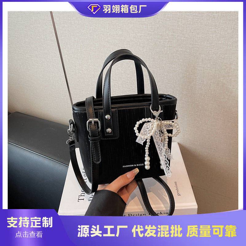 Cross-border Korean version small bag women's summer 2025 new trendy fashion shoulder bag commuter bag outer single portable bucket bag