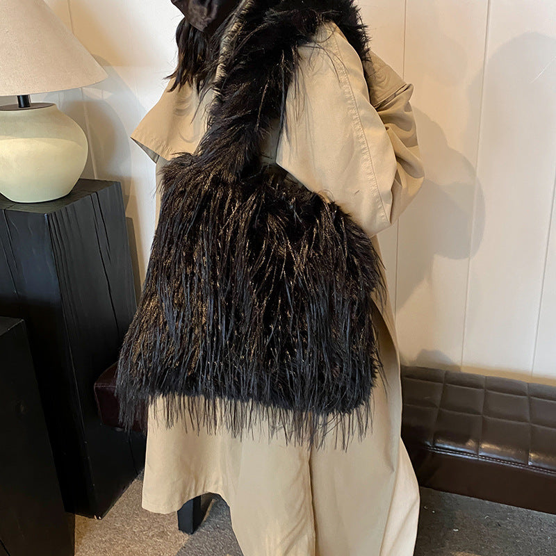 Cross-border European and American fashion plush portable bucket bag women's bag 2025 new winter niche beaded shoulder messenger bag