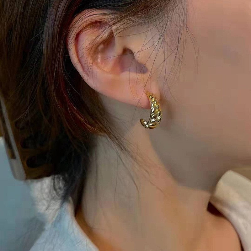 European and american c-shaped cable stitch earrings retro horn thread hollow earrings for women fashionstylishsense of design earrings
