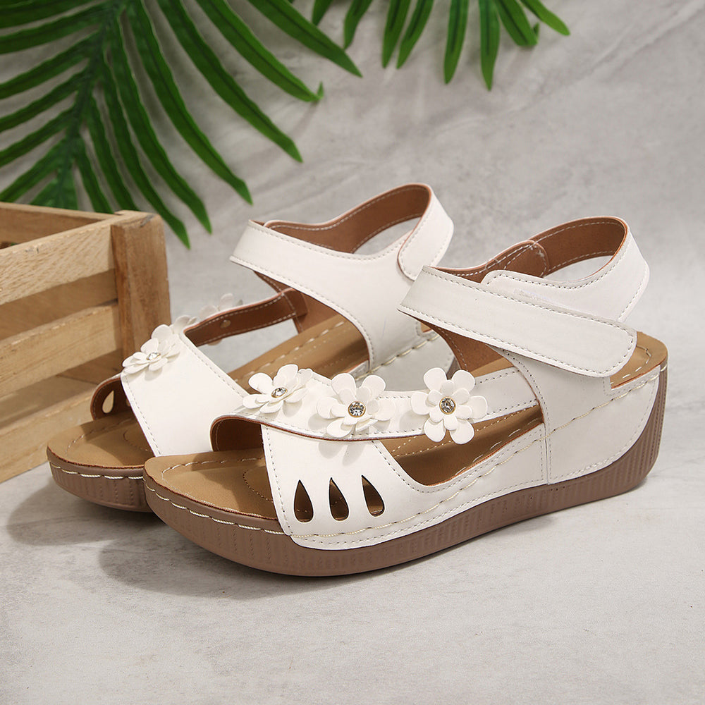 2025 summer new women's wedge heel platform sandals - plus size peep-toe beach sandals with floral embellishments (cross-border)