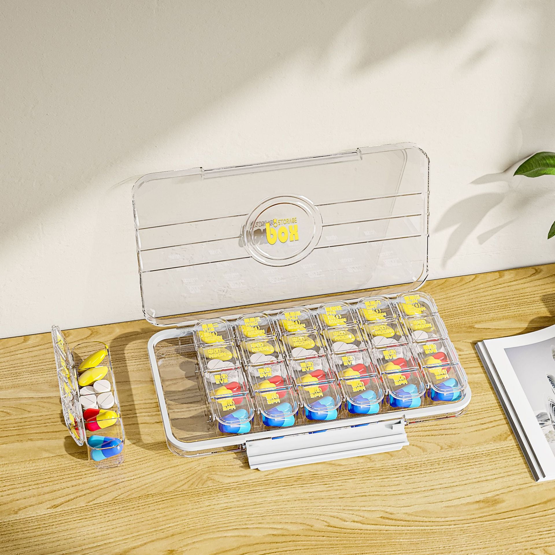 Portable seven days a week, portable, small medicine box, medicine dispenser, three meals a day, mini medicine reminder box
