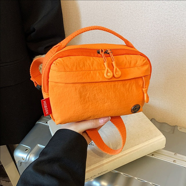 Cross-border leisure sports messenger bag women's 2025 new trend portable pillow bag foreign style macaron shoulder bag