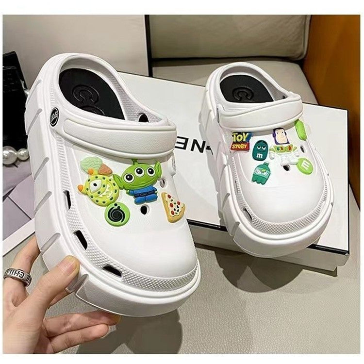 2024 hot style clogs for women wholesale summer outwear cute cartoon toe cap two-wear beach popular height-increasing sandals