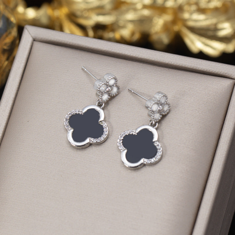 [titanium steel] micro-embedded four-leaf clover necklace and earrings set, high-end, accessible luxury, stylish, elegant earrings, clavicle chain jewelry
