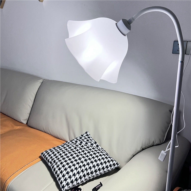 Energy-saving eye protection petal floor lamp living room study modern casual hotel bedroom bedside decorative table lamp floor lamp