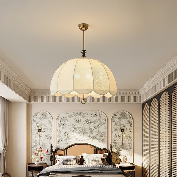 French retro bedroom lamp, ancient American pattern solid wood lamp in the quiet wind, living room study dining room fabric chandelier