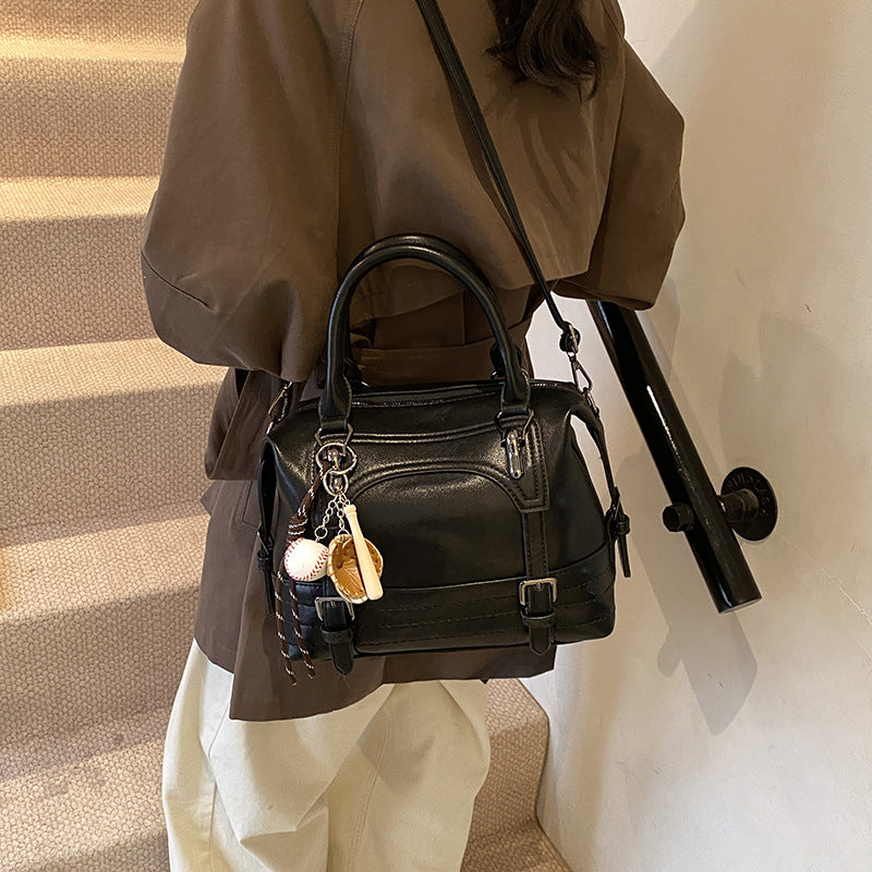 Factory direct sales 2025 European and American fashion women's bags oil wax leather shoulder messenger bags handbags Boston women's bags