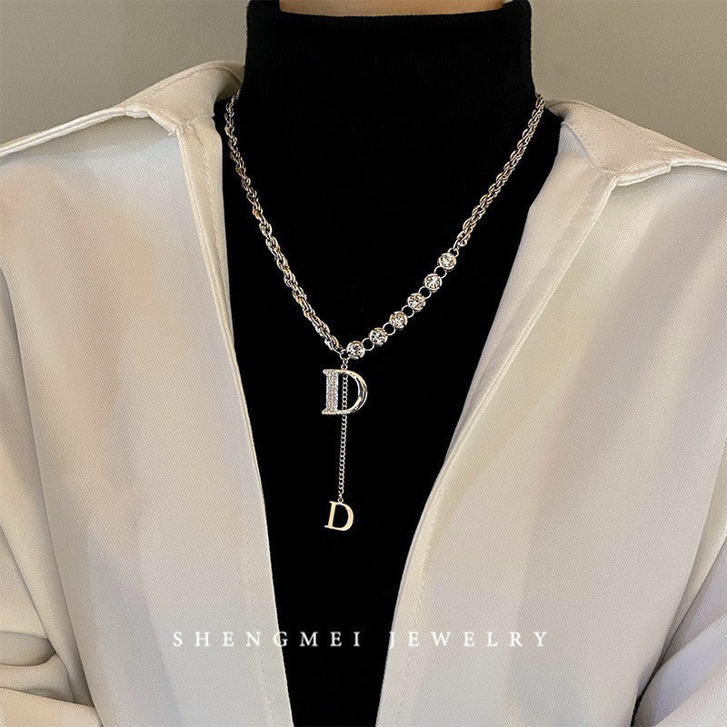 Hip-hop influencer d letter necklace - women's luxury, niche design, 2025 new trendy, high-end sweatshirt chain accessory