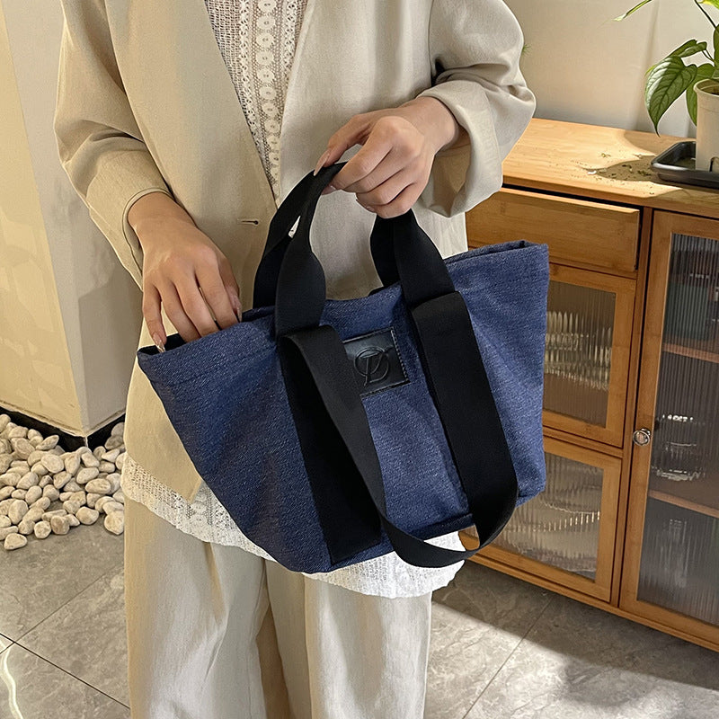 Casual large-capacity denim bag, women's 2025 new lightweight and versatile commuter shoulder bag, portable tote bag