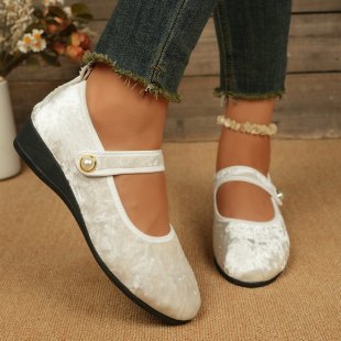 Plus size women's flats for export - new spring/autumn  collection: flat, satin, wedge heel, slip-on, low-cut casual shoes with velcro closure