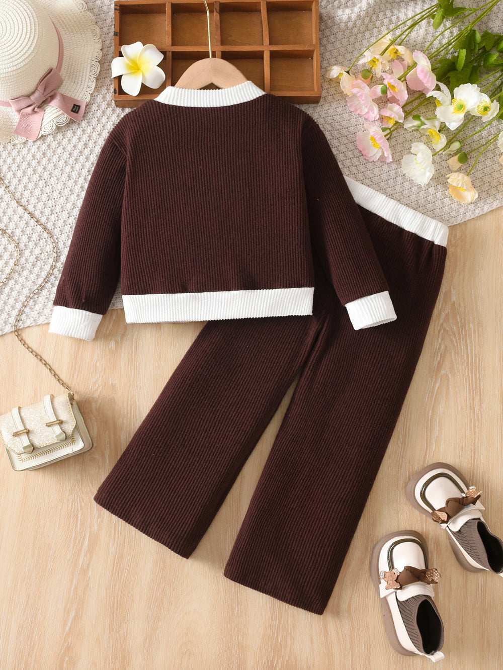 Girls' fall/winter outfit: dark brown knit top with white collar and matching pants - two-piece set for kids