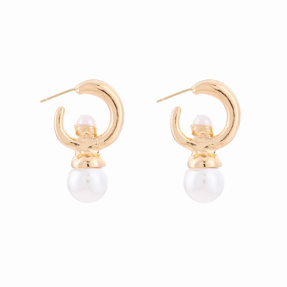 Wholesale pearl stud earrings for women - european and american fashion, statement earrings with a high-end feel, geometric irregular flower and heart earrings for women