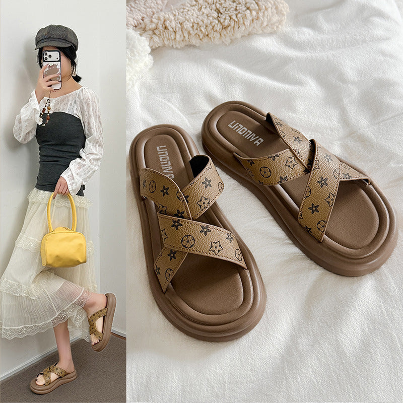 High-end trendy printed sandals and slippers for women, perfect for summer wear. roman-style, thick-soled, breathable, fashionable, versatile, and height-increasing flip-flops