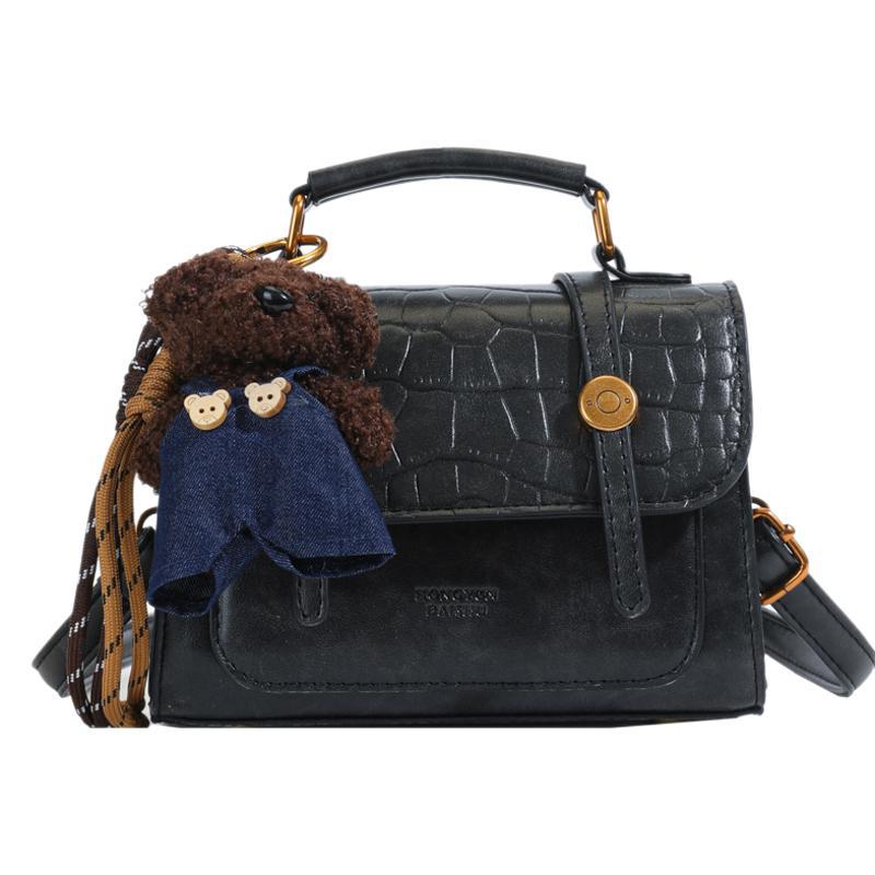 Simple texture college style small square bag women's new 2025 autumn and winter shoulder bag personalized foreign style handbag