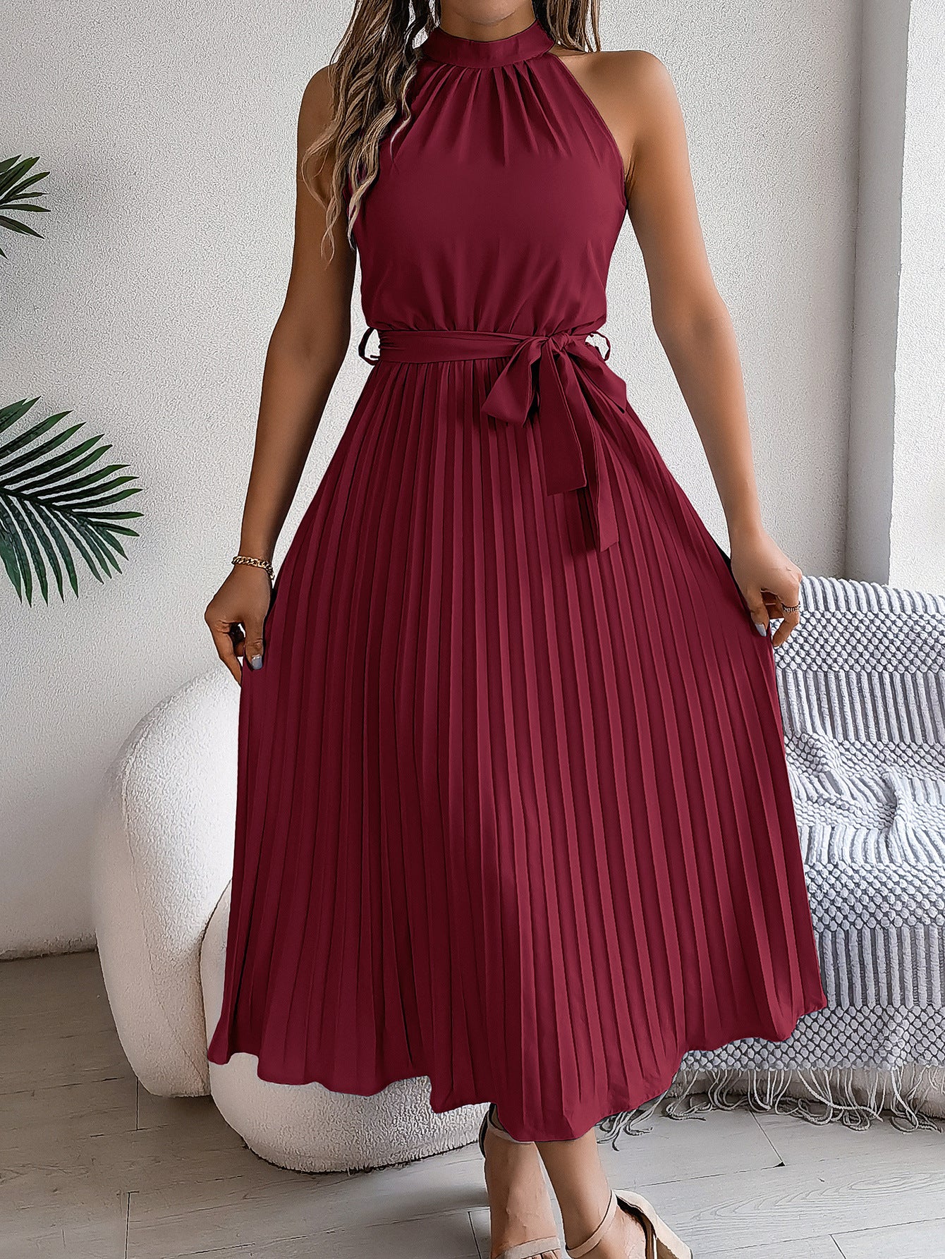 Real shot 2025 European and American spring and summer elegant stand-up collar sleeveless waist pleated dress,   women's clothing