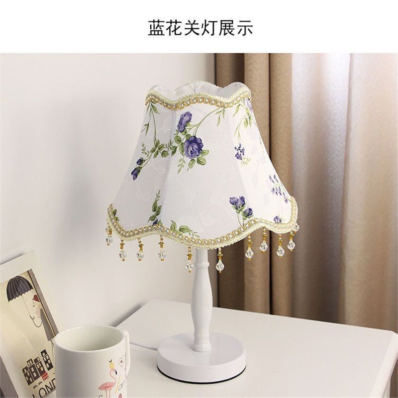 European-style bedroom decor: cozy retro table lamp for wedding rooms - creative, modern, unique, romantic night light with adjustable brightness for nursing