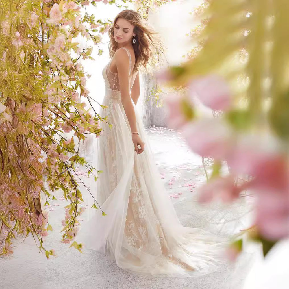 new european and american export wedding dress -   sexy fashion v-neck sleeveless lace wedding dress