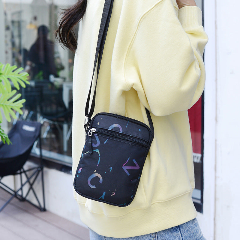 Fashion bronzing letter new shoulder bag women's lightweight and versatile Korean version messenger bag portable commuter mobile phone small square bag