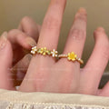 Daisy pearl ring for women, 2026 new arrival, unique design, exquisite index finger ring, light luxury, high-end, trendy ring