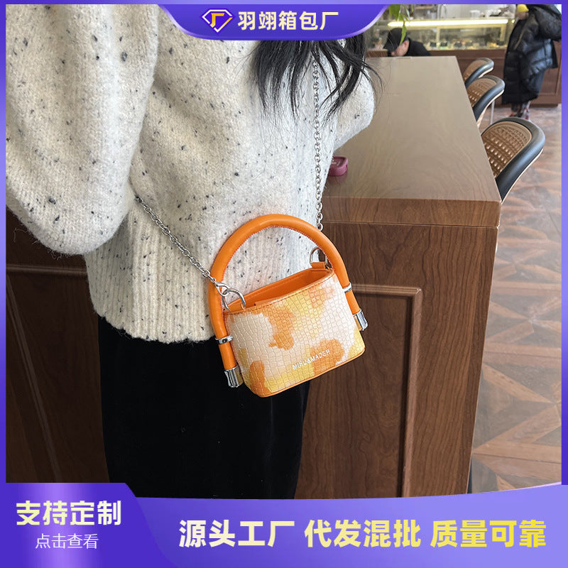 Foreign trade cute girl dopamine mini chain lipstick portable small bag women 2025 new trend messenger bag
