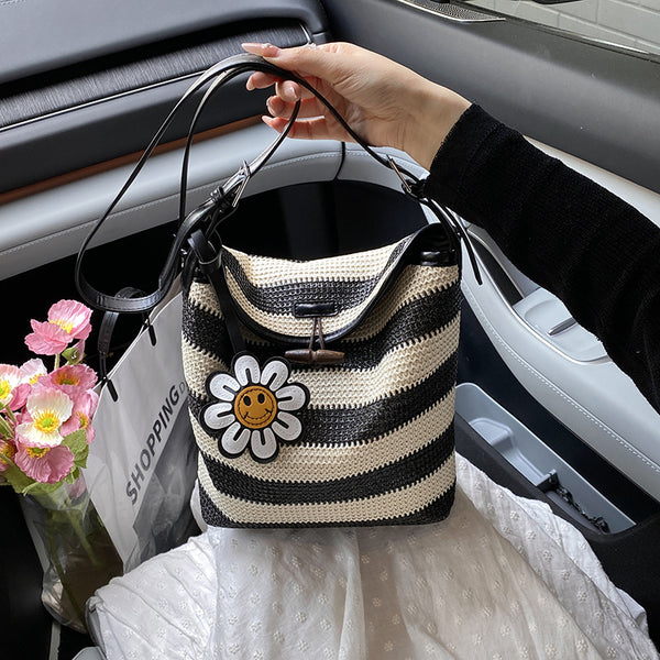 Fashion straw bag large-capacity woven shoulder bag 2025 summer new simple beach tote bag contrasting underarm bag