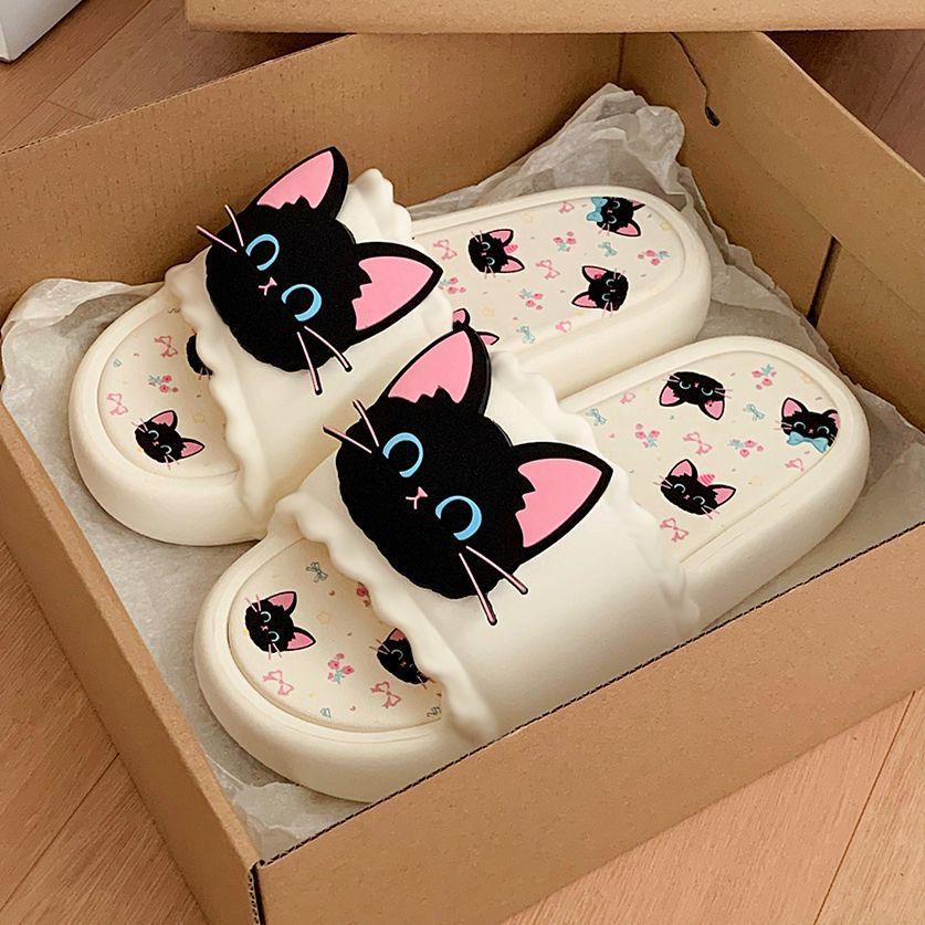 Trendy cute & cool little black cat slippers - women's summer outdoor wear, unique soft sole, non-slip indoor bedroom flip-flops