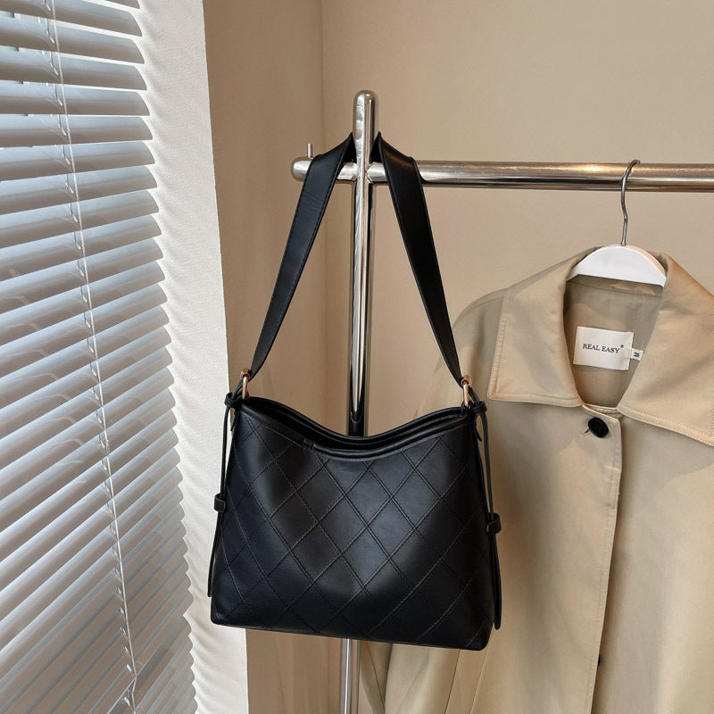 Rhombus small bag women's bag 2025 summer new trendy Korean version versatile shoulder bucket bag Internet celebrity fashion messenger bag