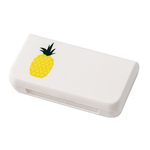 Household portable 3-grid small medicine box, mini medicine storage box, sealed portable medicine box, travel pack, pill box wholesale.