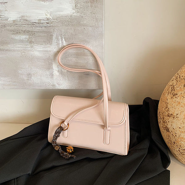 This year, large-capacity underarm bags are popular for women's 2025 spring new high-end handbags, versatile fashion shoulder bags.