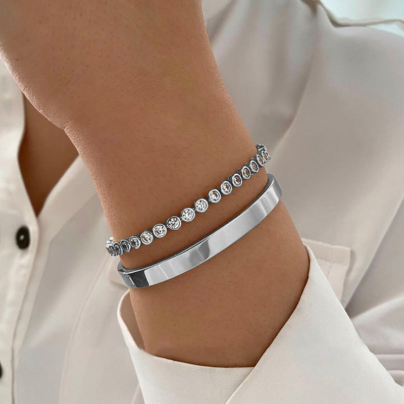 Wholesale alloy bracelets: european & american cross-border retro jewelry, fashionable gold diamond bracelets for women, polished simulated gold hand jewelry