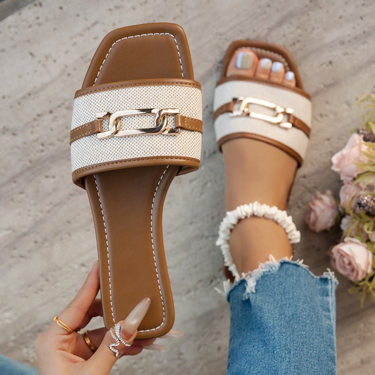 summer new arrival: plus-size women's flat slippers for cross-border e-commerce. available in sizes 36-43. wholesale options available. dropshipping to  and