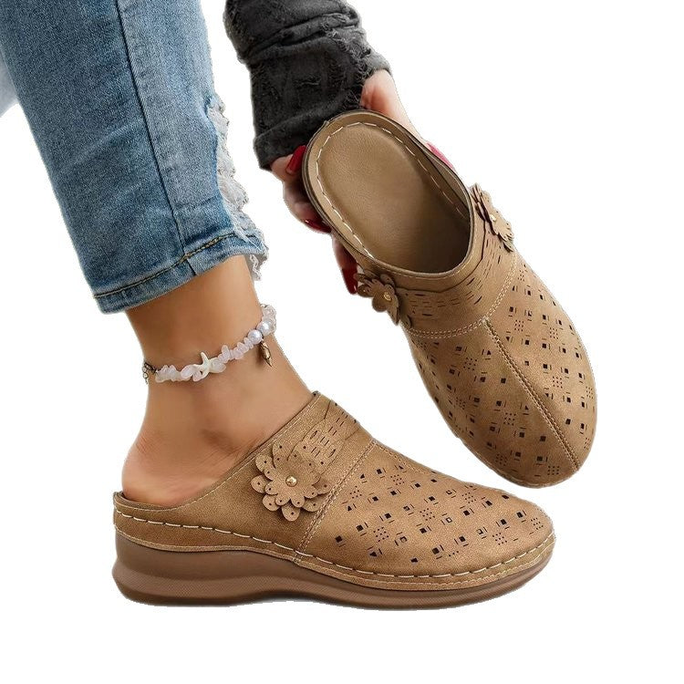 summer new arrival: plus-size platform clog slippers for cross-border e-commerce. sizes 36-43 available. wholesale options available. dropshipping to  and