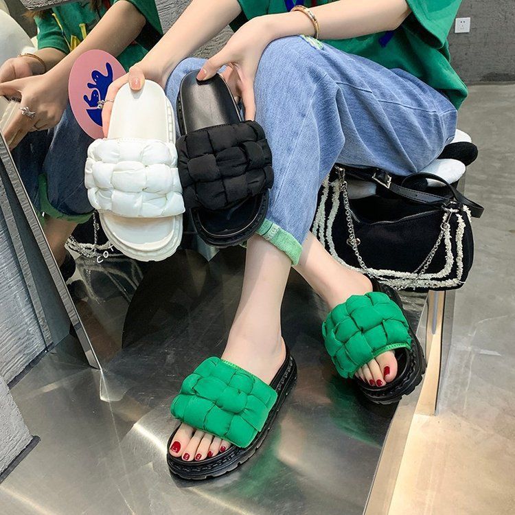 High-end and stylish summer slippers, 's hottest new arrival! featuring a chic, chanel-inspired "bread" design with a chunky platform sole. perfect platform sandals for women this summer