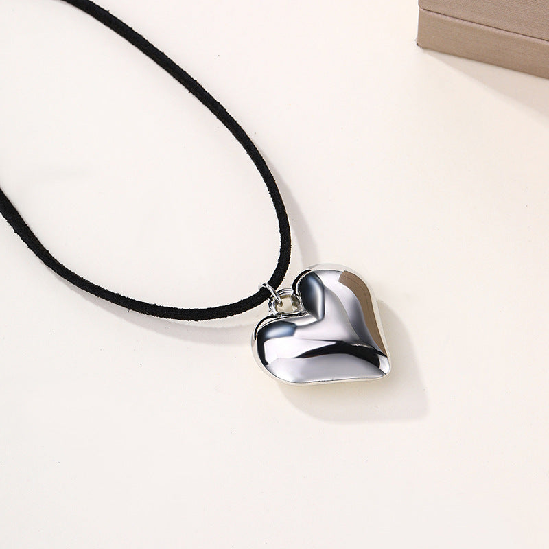 Personalized love rope chain wholesale european and american cross-border foreign trade new jewelry women's versatile pendant simple niche alloy necklace