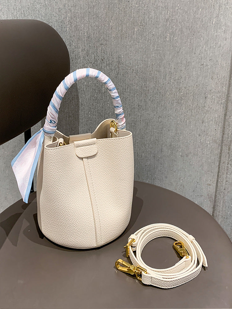 Bucket bag 2026 new handbag women's fashion simple elegant high-quality european and american popular retro crossbody bag
