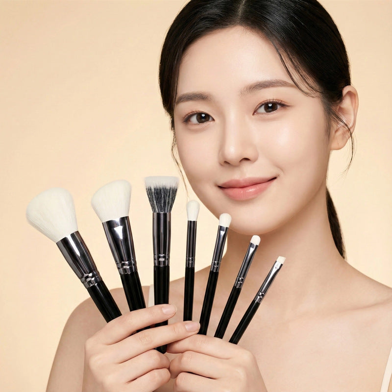 Black yao 7-piece set of brushes, loose powder brush, contour brush, beauty tool, even powder dotting brush, eye shadow brush, makeup brush