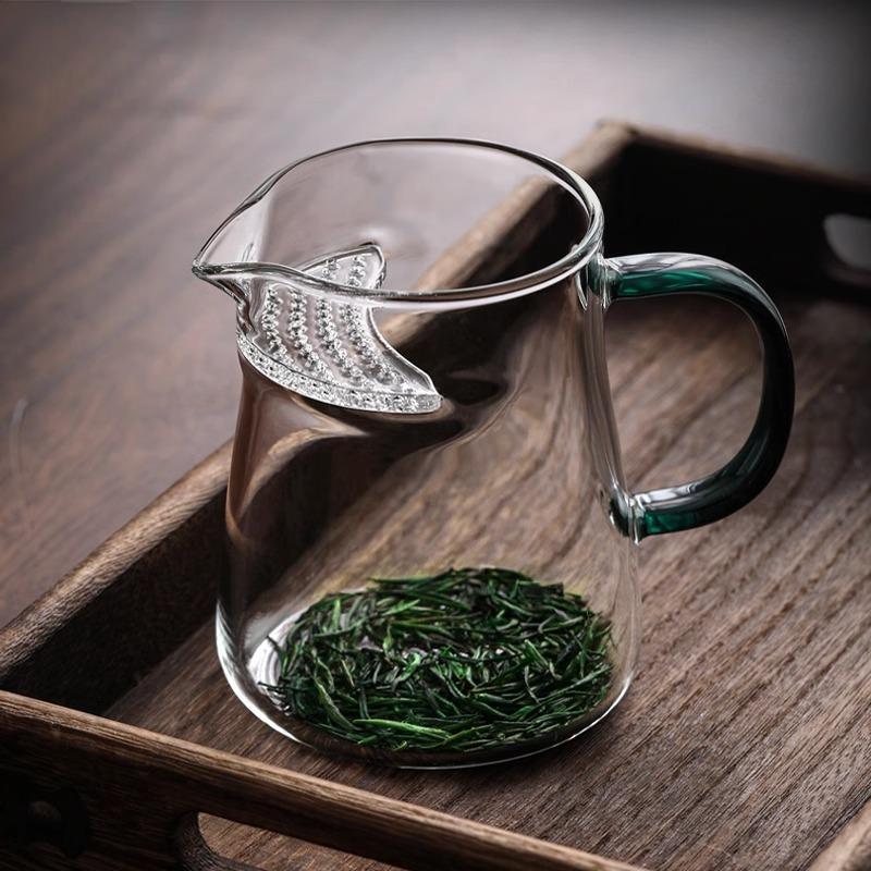 Thickened crescent fair cup heat-resistant classy glass tea dispenser with tea drain public cup green tea special kung fu tea set
