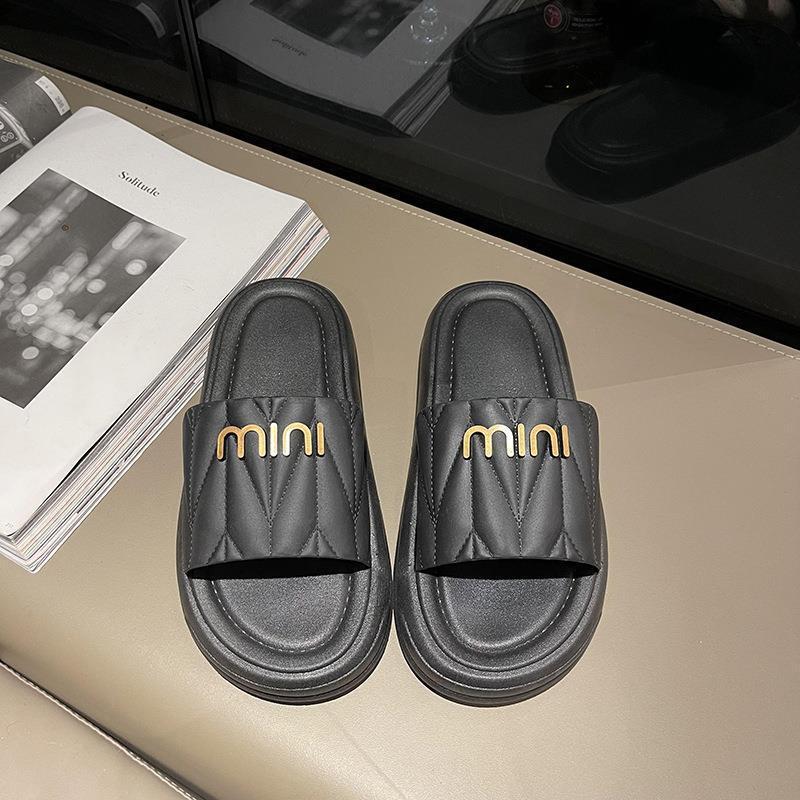 2023 new platform slippers for women, trendy outdoor style, popular online, fashionable home slippers, non-slip soft sole, korean style sandals, wholesale