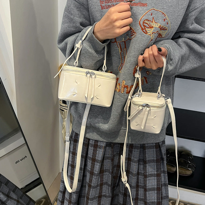 Fashion trendy portable bucket bag women's 2025 winter new simple casual shoulder bag high-end oblique span women's bag