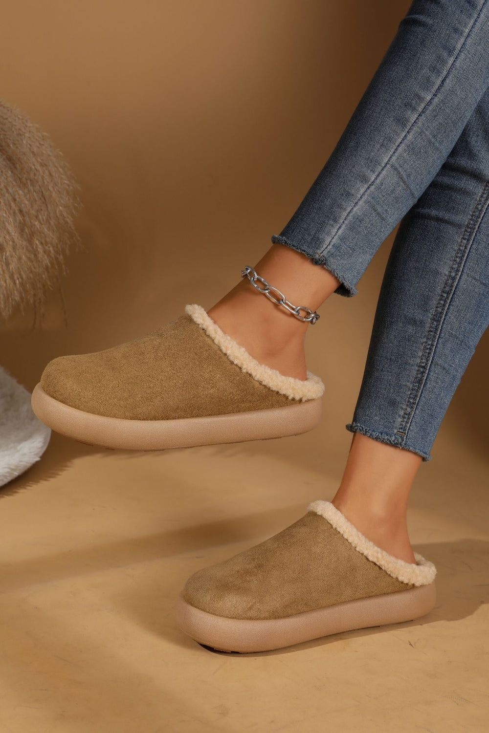 Exportplus size toe cap thick bottom fur slippers for women new arrivalfall and winterfleece-lined toe cap half slippers wholesale