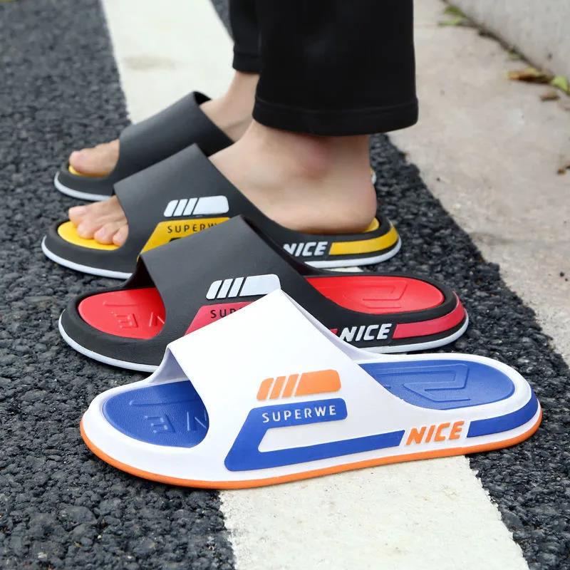 Summer trendy men's slippers - stylish outdoor & indoor home slippers, non-slip bathroom slides for couples