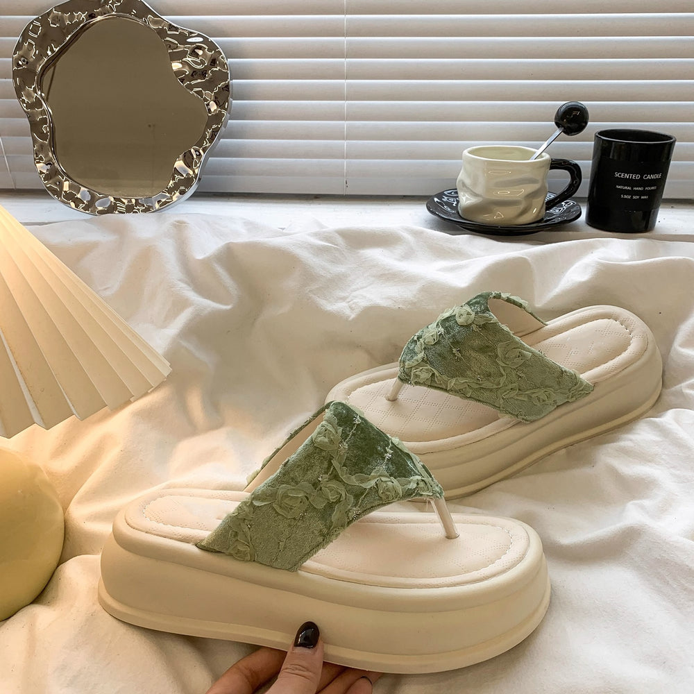 Women's sandals and slippers are super popular in 2026. new arrival summer beautiful outwearfashionsense of designthick soleeasiest for matchskirt slippers